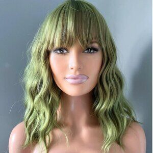 Short Green Wig 14 Inch Wavy Wig with Bangs - Clover